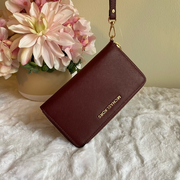 Jet Set Travel Large Flat Multifunction Phone Case - Picture 6 of 6